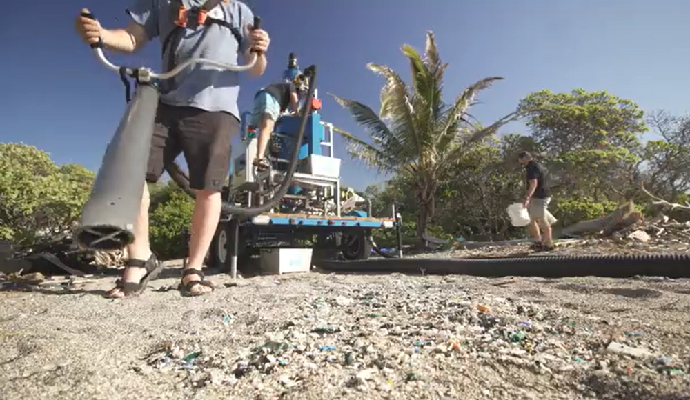 Usisavač koji odvaja mikroplastiku od pijeska na pješčanim plažama